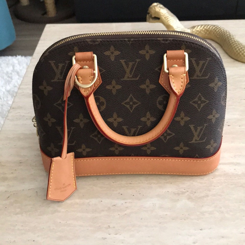 Louis Vuitton Alma B.B.